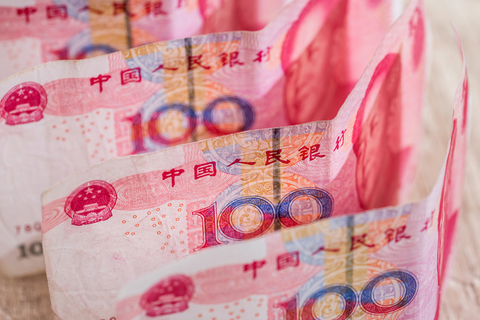 US government refrains from calling China a currency manipulator