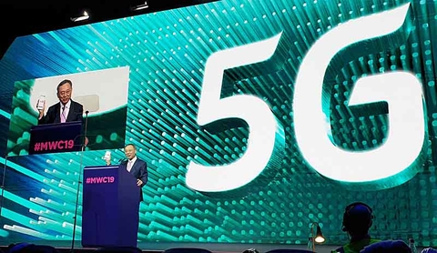 KT Corporation has launched the world's first nationwide commercial fifth-generation (5G) wireless network KT Corporation has launched the world's first nationwide commercial fifth-generation (5G) wireless network