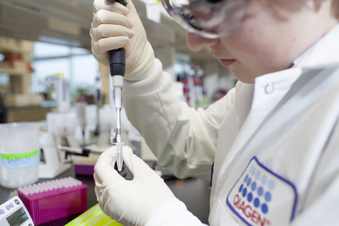 Qiagen Qiagen researcher