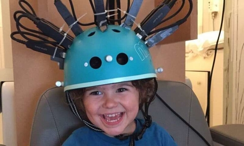 Brain scanner has bike helmet design to ease measurement Brain scanner has bike helmet design to ease measurement