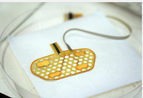 Wearable monitor helps people who cannot swallow Wearable monitor helps people who cannot swallow