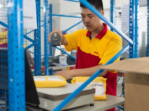 DHLecommerce DHL
