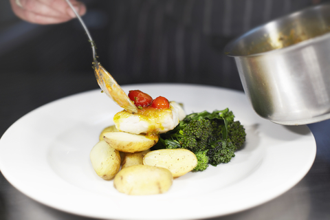 Plating Meal How do you stay relevant in an increasingly diverse and competitive environment? Here are seven trends that will help your F&B offerings stand out from the crowd: