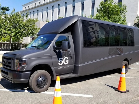 Verizon 5G bus for fixed wireless (Verizon) Verizon 5G bus for fixed wireless (Verizon)