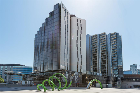 Mantra Group opens Peppers Docklands in Melbourne CBD Mantra Group opens Peppers Docklands in Melbourne CBD