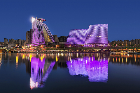 W Xi’an W Hotels debuts AB Concept-designed W Xi’an as largest W to open in Asia Pacific.