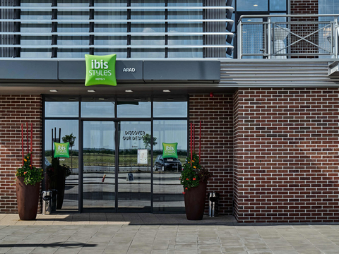 Ibis Styles Arad, Romania AccorHotels partner Orbis Hotel Group signed a management agreement to open an Ibis Styles hotel north of Bucharest, Romania with its partner and investor Liwa Properties.