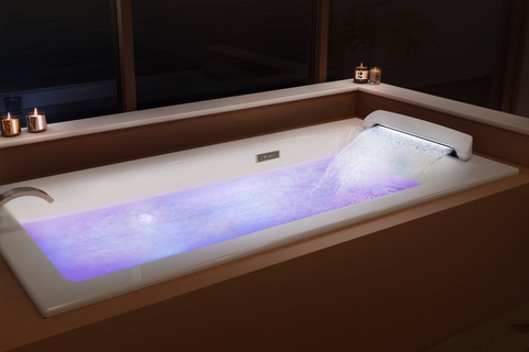 Aqua Moment drop-in airbath with waterfall Drawing on the Japanese heritage and expertise of the company, LIXIL developed the system behind this tub.