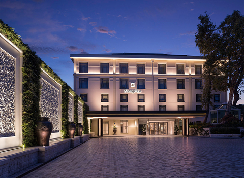 Shangri-La Bosphorus Istanbul, Turkey Tourists from the UK have returned to popular travel destinations previously considered at risk of unrest or terrorism, according to data from ForwardKeys and GfK.