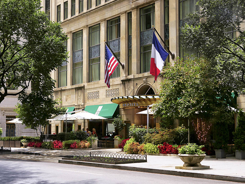 Sofitel Washington DC Lafayette Square Prior to her new position, Erales was the director of operations and then hotel manager for Swissôtel Chicago from 2016 until May of 2018.