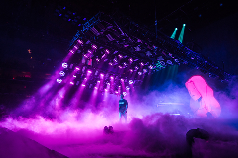 The Chainsmokers - Memories: Do Not Open Tour 2017