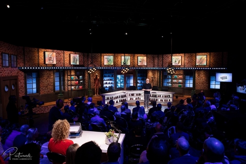 Jim Mattheus Prescribes CHAUVET Professional For Is Er Een Dokter In De Zaal?