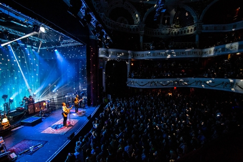 Dan Williams Goes Rogue for Kiefer Sutherland’s Band Tour