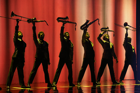 LED-based VLZ range delivers Vari-Lite continuity for Dreamgirls