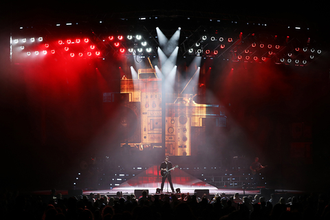 Chris Lisle Adds New Twist To Raised On Country Tour With CHAUVET Professional Maverick