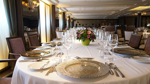 Windstar AmphorA restaurant Editorial Windstar AmphorA restaurant
