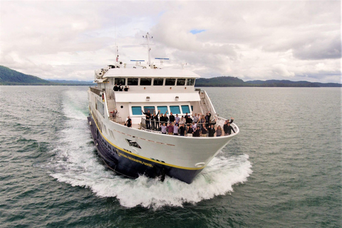 Lindblad Expeditions’ National Geographic Quest Lindblad Expeditions’ National Geographic Quest