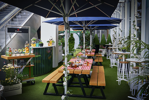 Shangri La Hotel At The Shard London Debuts Summer Gin