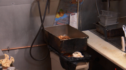 The Original Hideout raw chicken on garbage can on Bar Rescue with Jon Taffer