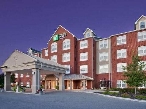 Holiday Inn Express St. Louis West – O’Fallon Prior to joining Midas Hospitality, Morgan Bilek worked as the director of revenue management for a hospitality management group based in Kentucky.