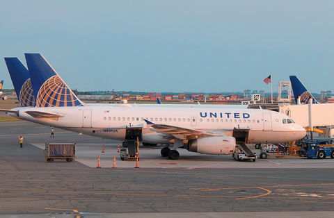 United Airlines United Airlines
