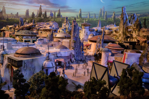 Disney Star Wars Disney's Star Wars - Galaxy's Edge Opens in 2019