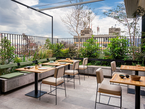 Umbral, Curio Collection by Hilton Rooftop Bar Editorial Umbral, Curio Collection by Hilton Rooftop bar