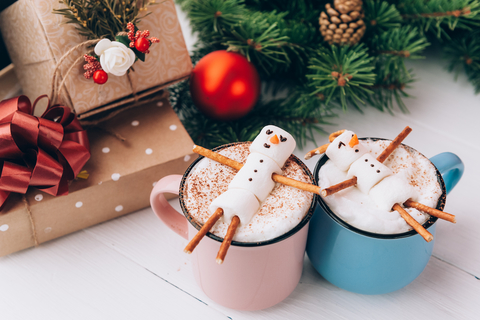 Holiday Roundup marshmellow snowmen in hot chocolate