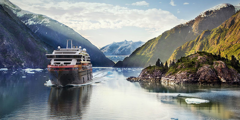 Hurtigruten Roald Amundsen Editorial Hurtigruten Roald Amundsen