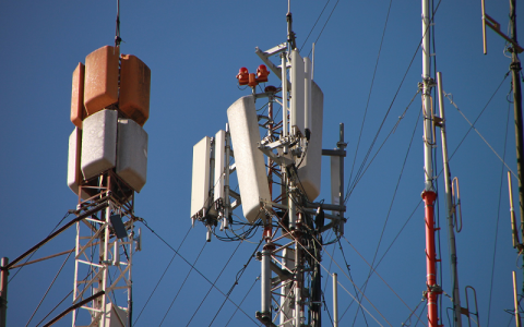 cell tower antennas Cellular antennas on tower