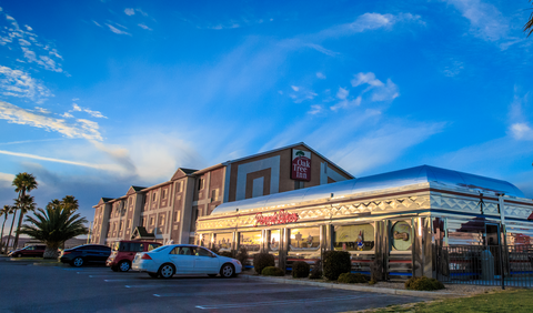 Wyndham Signs Deal With American Hotel Income Properties For 46 U S The Oak Tree Inn In Yermo Calif