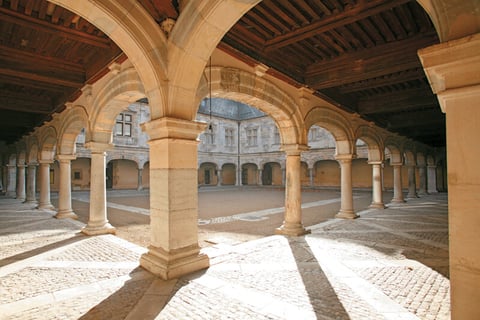 Besancon Cour du Palais Granvelle