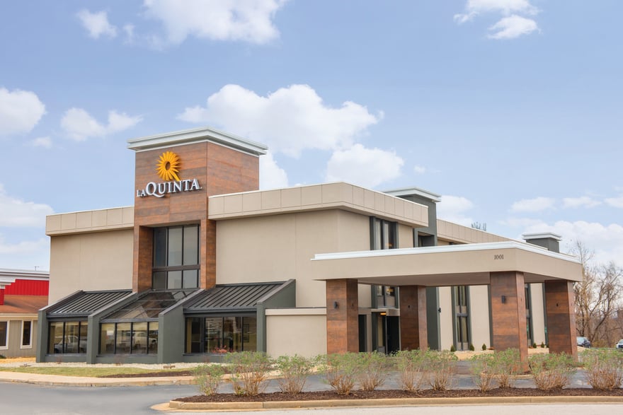 La Quinta Holdings to spin off real estate business into