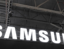 Samsung sign Samsung