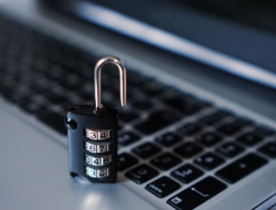 Cyber security keyboard with lock on top - 800 px (Pixabay) Cybersecurity