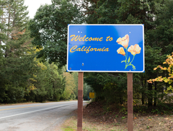 California sign A sign reading 'Welcome to California'