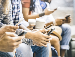millennials on smartphones smartphones
